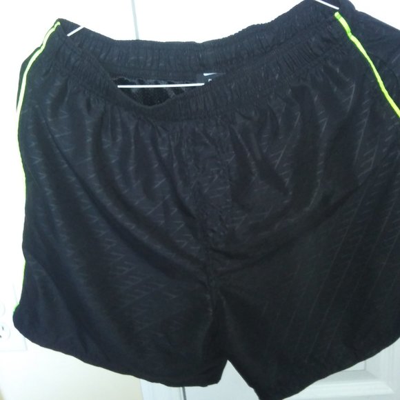 Nike shorts - Picture 3 of 6